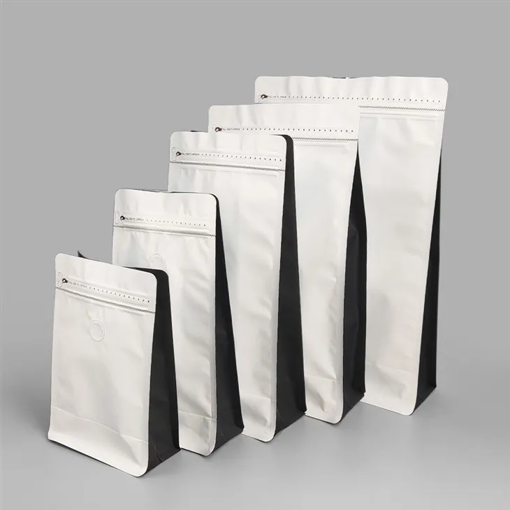 Многоразовые белые-черные пакеты для кофе — восьми-кубический уплотнитель по бокам, с клапаном и ярким боковым акцентом